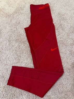 SOLD-> Nike Pro Dri-Fit Leggings, Small